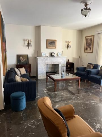 Spacious And Sunny Appartment In Cholargos Афины Экстерьер фото