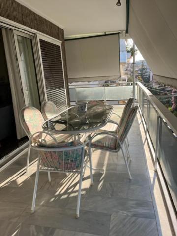 Spacious And Sunny Appartment In Cholargos Афины Экстерьер фото