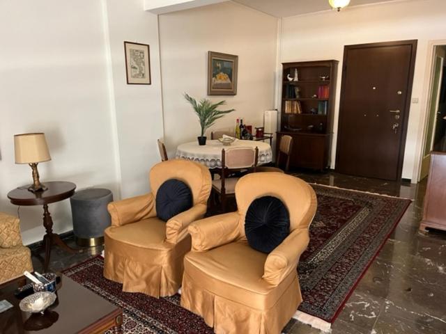 Spacious And Sunny Appartment In Cholargos Афины Экстерьер фото